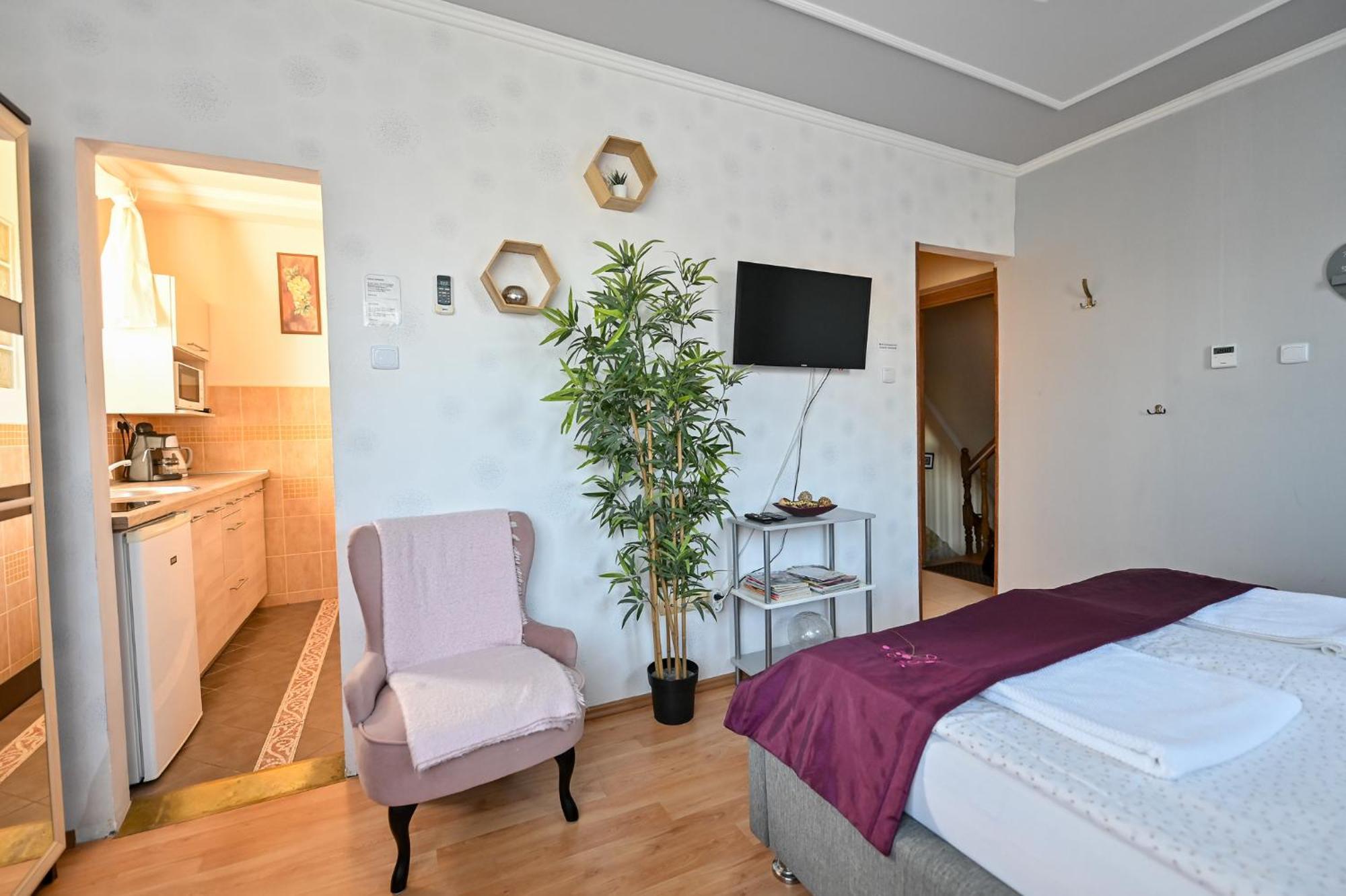 Bellavista 2 Apartman Eger Bagian luar foto